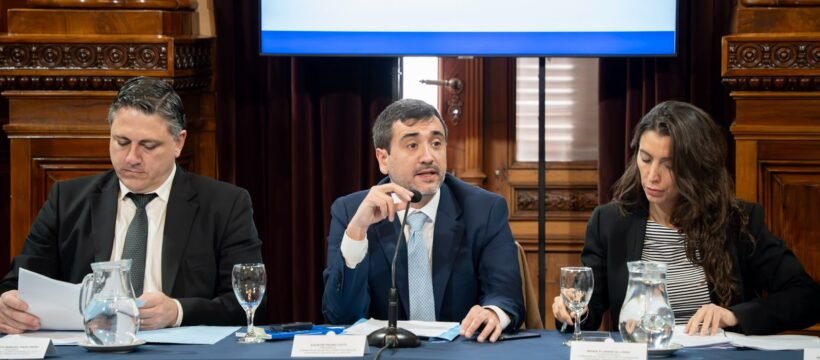 Coto presidió el debate sobre una comisión de Malvinas