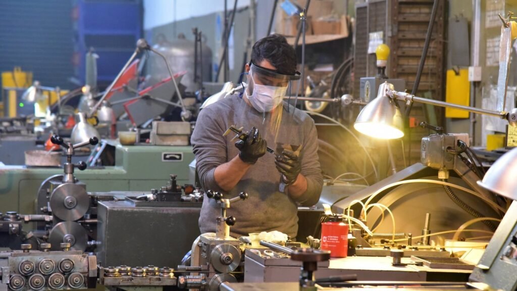 Las pymes advirtieron por el impacto de la suba de las tarifas de luz en medio de la caída de la actividad