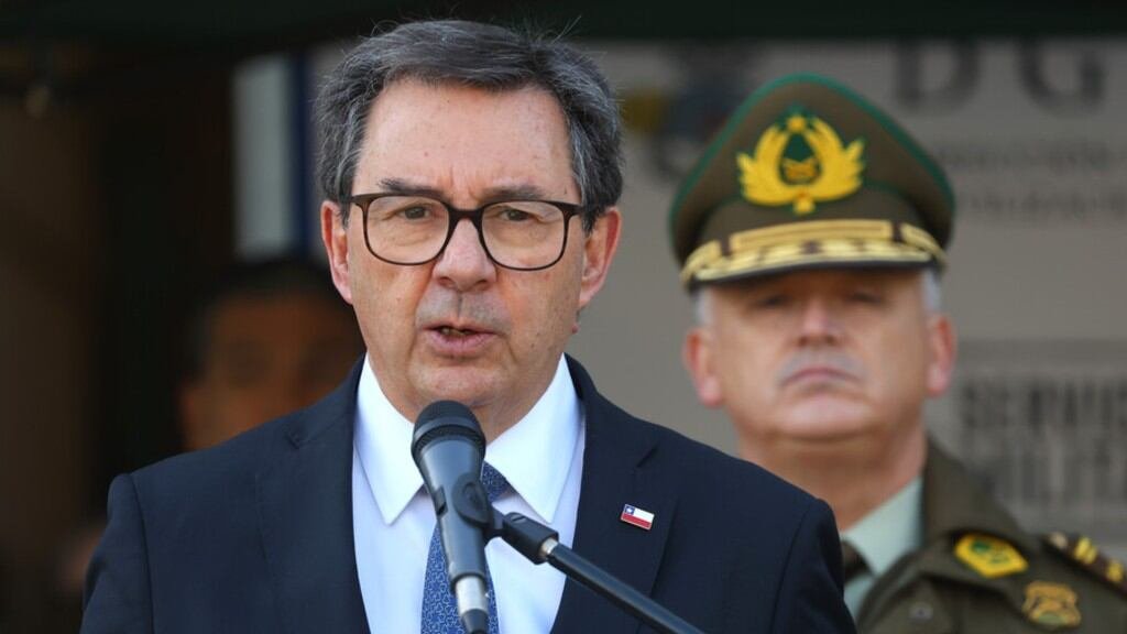 Malvinas: el ministro de Defensa de Chile respaldó el reclamo argentino, pero defendió el derecho al comercio con las islas