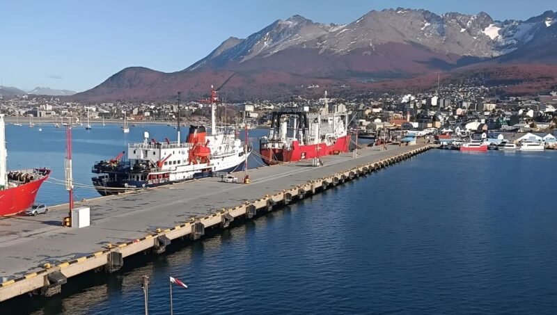 Nacion bloqueo inspecciones ambientales en puerto de Ushuaia