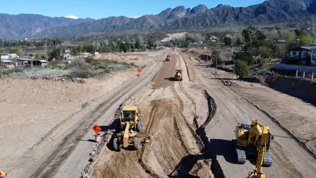 Tercera etapa de la Ruta 82 tiene 52% de avance