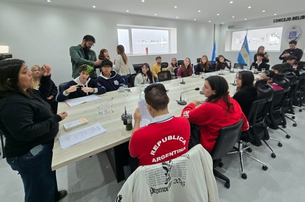 Estudiantes participaron de una jornada de preparación para la Sesión Ordinaria