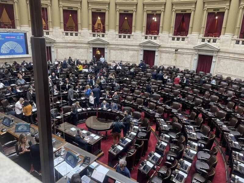 Fracasó la sesión convocada por la oposición para voltear el DNU 70/23 de Milei